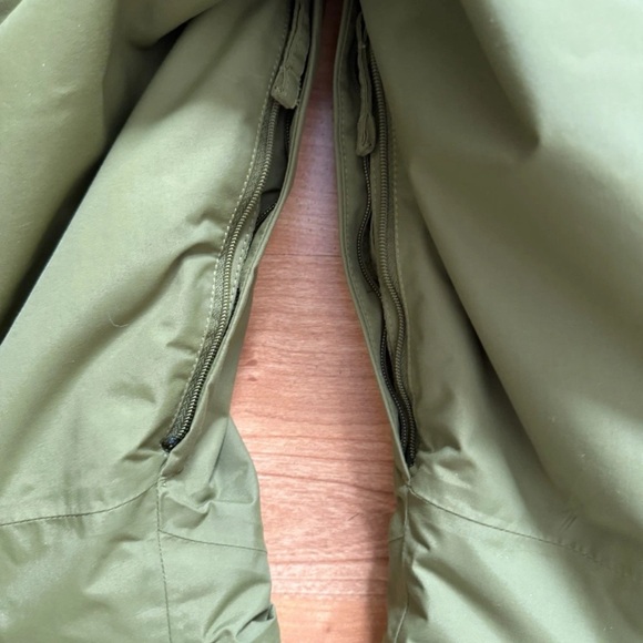 The North Face Women Sz XS Short freedom insulated Snow Ski bib Forest Olive New - Picture 14 of 16